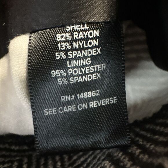 Torrid Studio Luxe Ponte Vest Herringbone Womens Plus Size 6X 30 Black Career - Picture 6 of 7